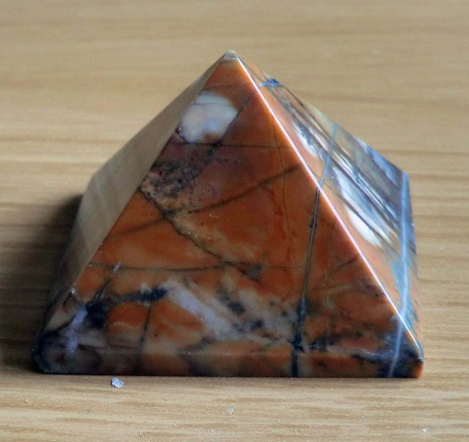Crystal Pyramid 11 37mm Square