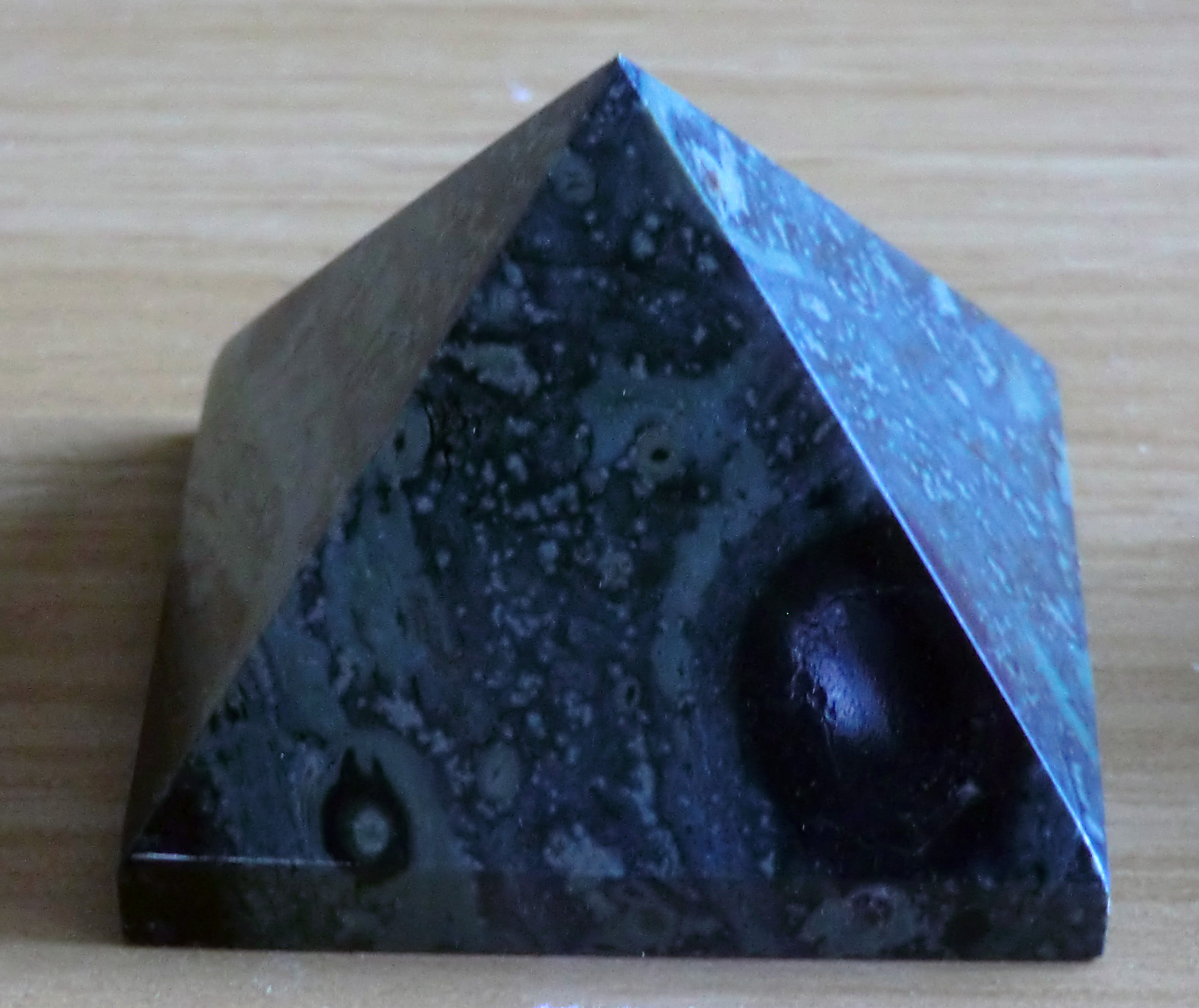Crystal Pyramid 36 37mm Square