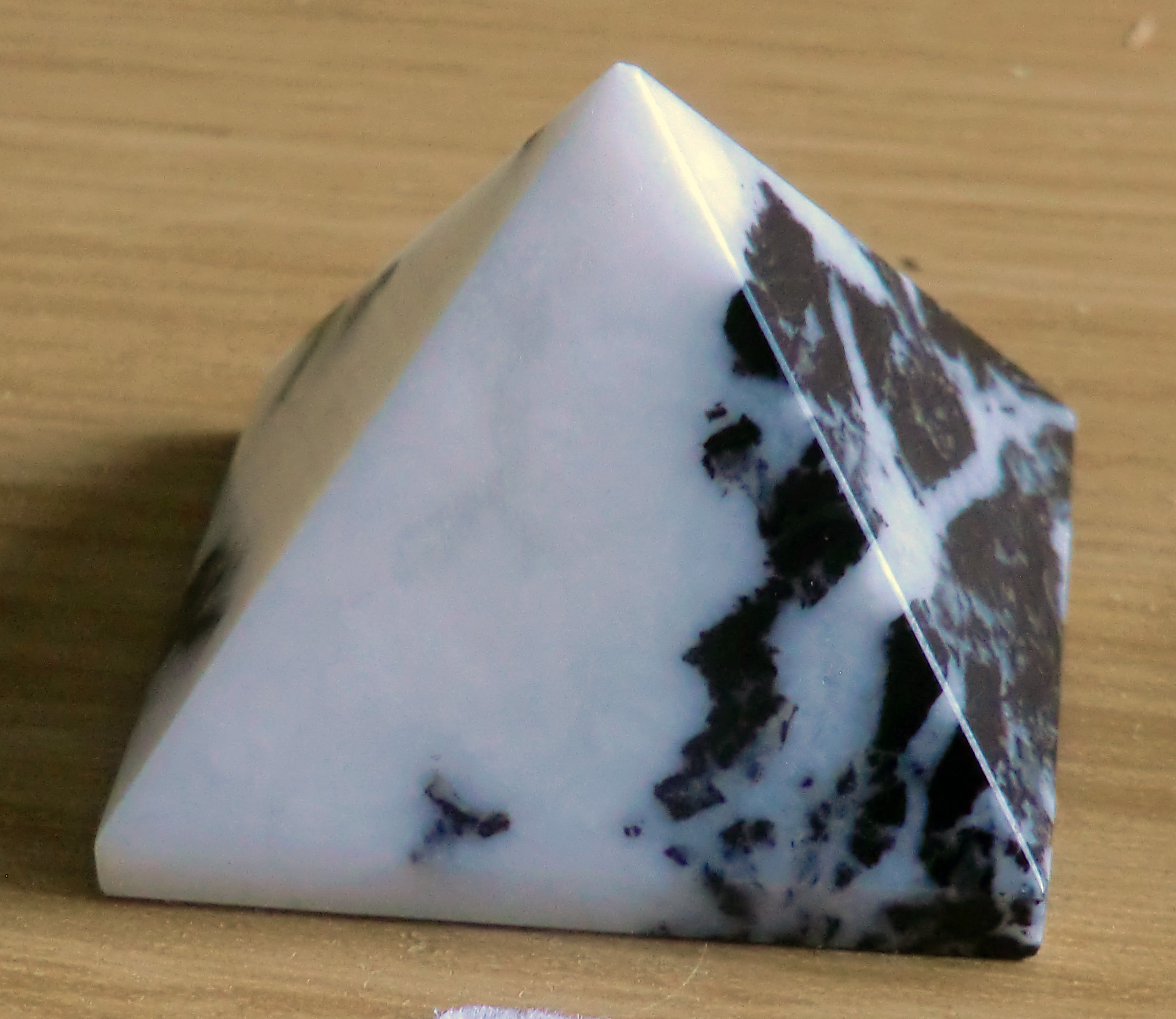 Crystal Pyramid 37 37mm Square