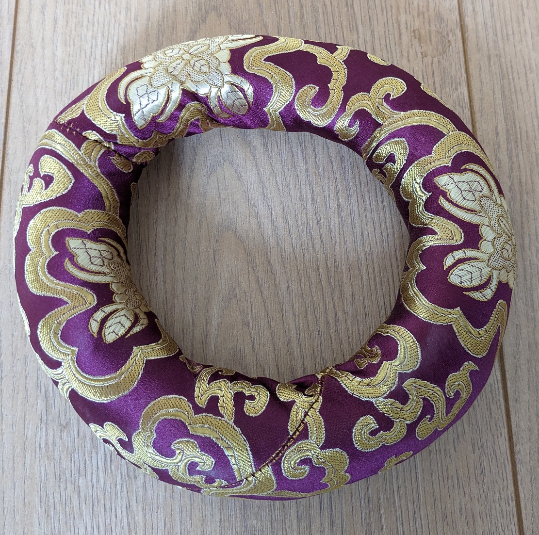 Tibetan Bowl Ring Cushion 18cm Diameter Purple