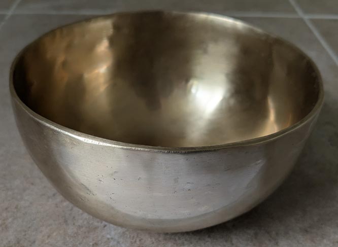 Hand Beaten Metal Tibetan Singing Bowl 16cm Diameter 705g  (296 Hz)