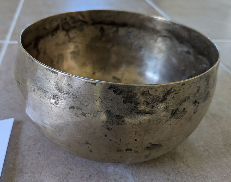 Hand Made Metal Tibetan Singing Bowl 17 cm Diameter 598g A (166 Hz)